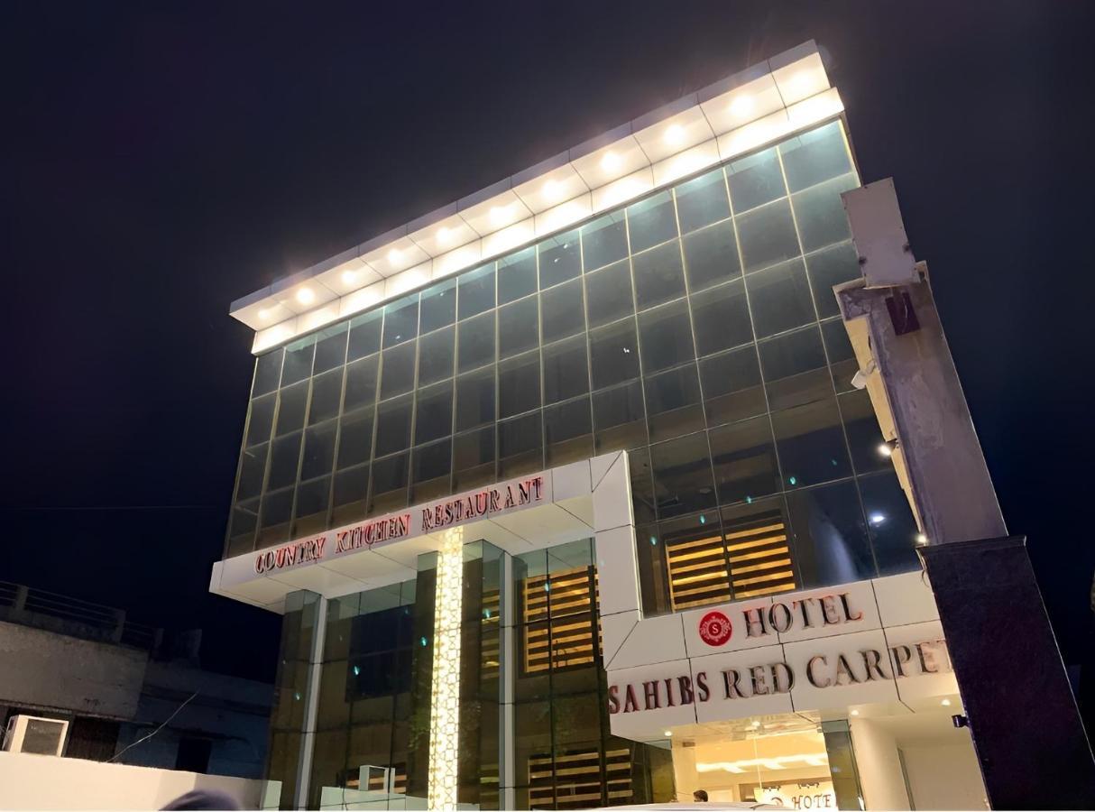 Hotel Sahib'S Red Carpet - The Family & Corporate Hotel Agra  Kültér fotó